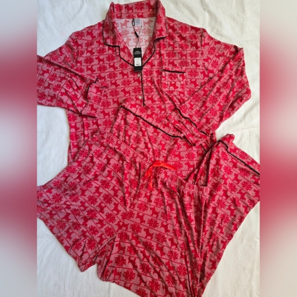 NWT Womens Festive Winter Red Pajama Set Size 2X